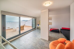 Apartment | Living room - Apartment in L'escala With Beachfront Views (L'Escala)