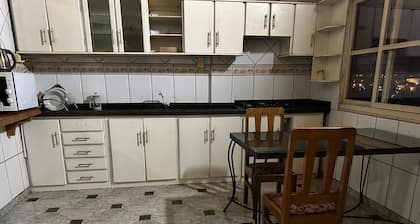 Amplio y cómodo apartamento con churrasquera y tina