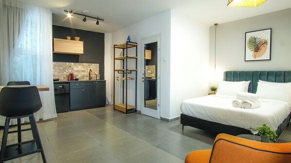 1 bedroom, iron/ironing board, travel cot, free WiFi