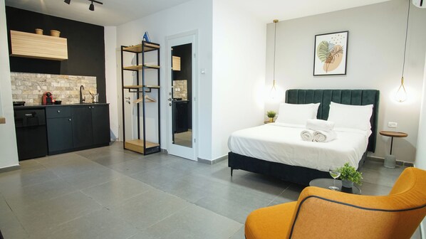 1 bedroom, iron/ironing board, travel cot, free WiFi