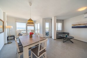 Apartment | Dining - Apartment in L'escala Near Sandy Beaches (L'Escala)