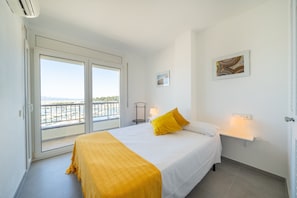 Apartment - Apartment in L'escala Near Sandy Beaches (L'Escala)