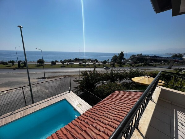 Pool - PTİVATE POOL BY SEA SİDE VİLLA3+1 (Kargicak)