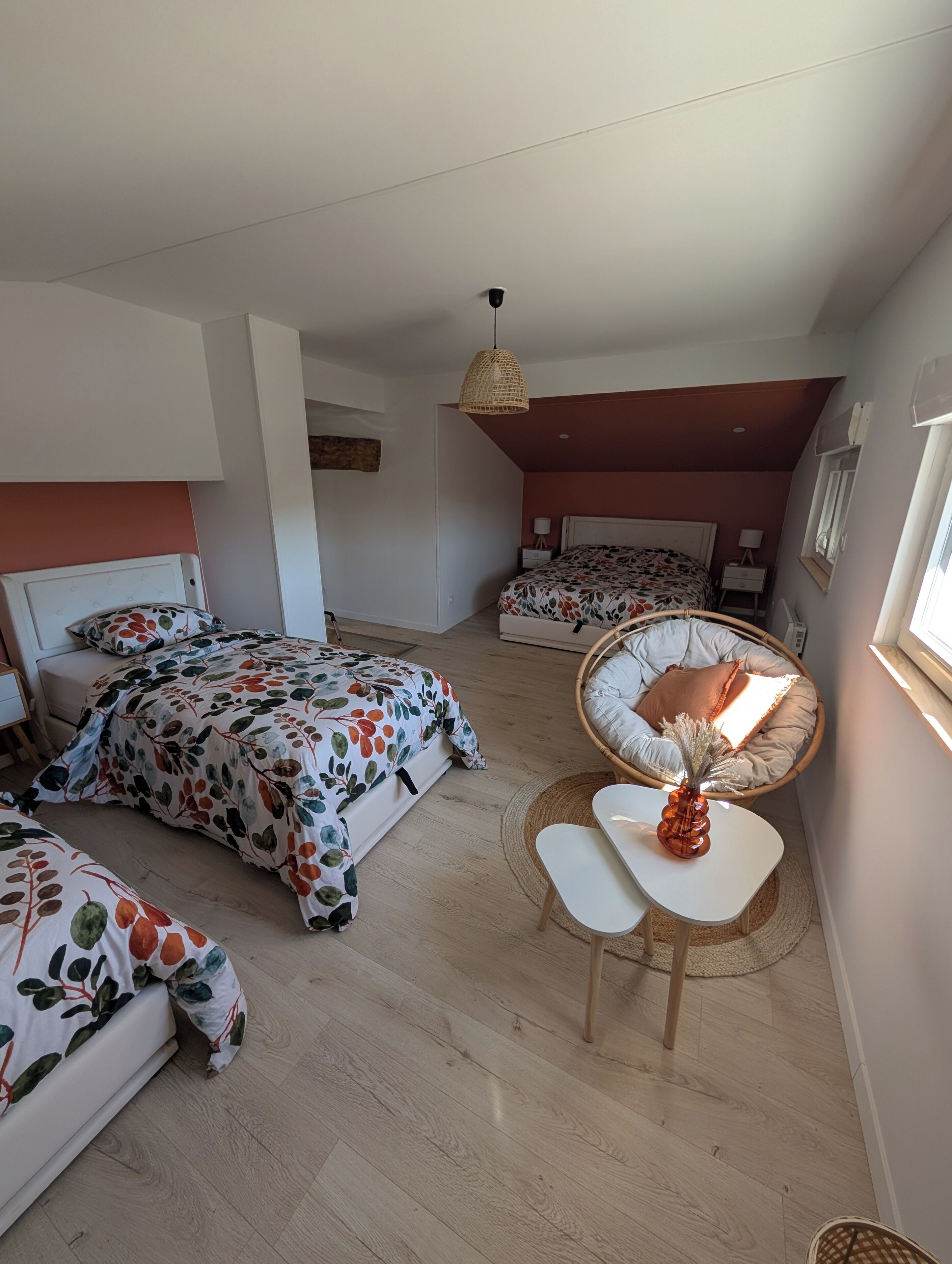 3 slaapkamers, reisbedje, internet, beddengoed