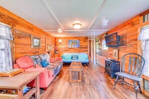 House (1 Bedroom) | Interior