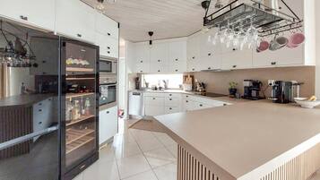 Refrigerador, horno, parrilla de estufa y lavavajillas