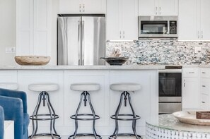 Condo, 2 Bedrooms | Private kitchen