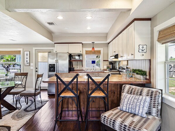 House, 2 Bedrooms | Dining - Wahini Wave Ap761 2 Bedroom Home (Aransas Pass)