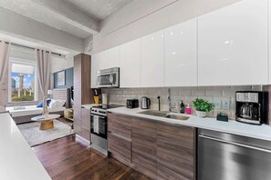 Fridge, microwave, oven, stovetop