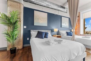 2 bedrooms, desk, WiFi, bed sheets