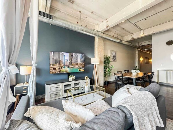 Televisión, oficina