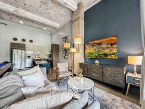 Téléviseur, bureau