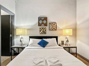 2 slaapkamers, een strijkplank/strijkijzer, beddengoed