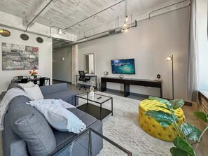 Télévision, espaces bureaux