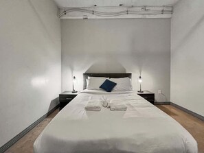 1 chambre, fer et planche à repasser, Wi-Fi, draps fournis