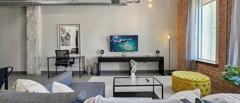 Televisión, oficina