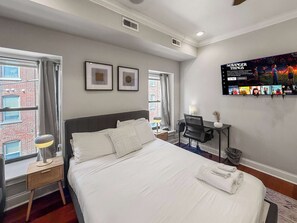 WiFi, bed sheets - Luxury Studio | 2 Beds | Northern Liberties (Philadelphia)