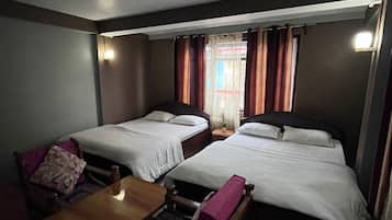 Habitación cuádruple básica | Wifi gratis