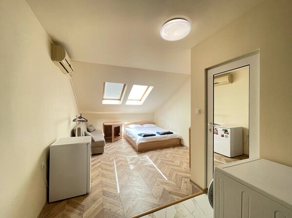 1 bedroom, WiFi, bed sheets