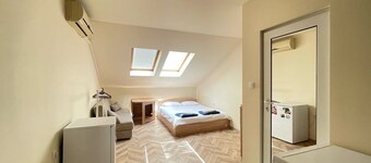 Varna City Studio 1 - right next to the bars, nightclubs, beaches and Sea Garden