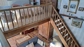 House | 3 bedrooms, individually furnished