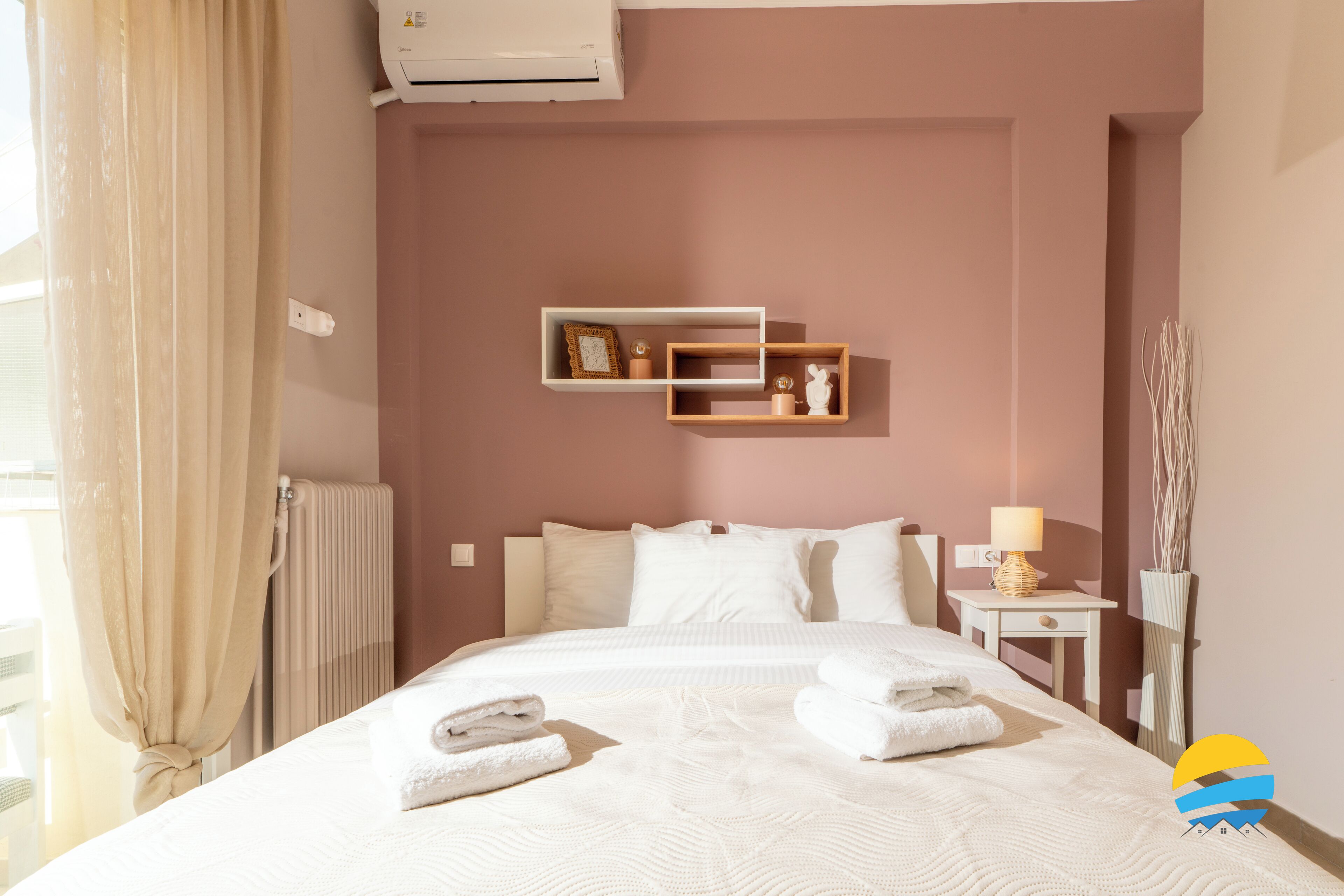 2 chambres, fer et planche à repasser, Wi-Fi, draps fournis