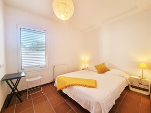 Villa | 3 bedrooms, iron/ironing board - Stylish and Tranquil Villa for 8 People (L'Escala)