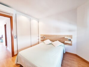 Apartment | 2 bedrooms, iron/ironing board - Apartment in L'escala Near Riells Beach (L'Escala)
