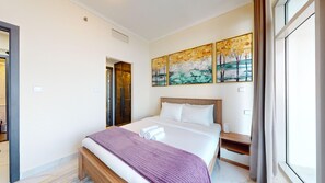 1 bedroom, iron/ironing board, free WiFi, bed sheets - Torch Tower - One Bed with Skyline View in Marina (Dubai Marina)