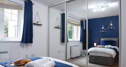 Whole Apartment | 2Bed | 2Bath | Professionals|Contractors|Parking|B'ham 10mins