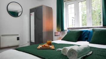 2 bedrooms, desk, iron/ironing board, free WiFi