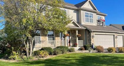 Comfort & Space for the Whole family! Sleeps 8+