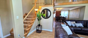 Spacious, Updated, 5BR 3BA, Game room,
First Floor 3BR 2BA