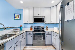 Kochgeschirr/Geschirr/Besteck