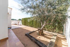 Villa | Garden