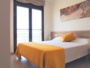 Apartment | 2 bedrooms, iron/ironing board - Apartment in L'escala Near Beaches & Empuries (L'Escala)