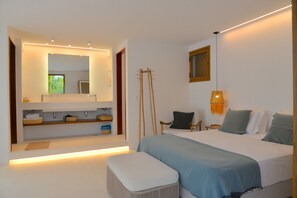 Shower, rainfall showerhead, hair dryer, towels - Kite Villas - Ilha do Farol (Itarema)