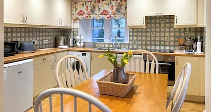 1 bedroom accommodation in Kettins, near Coupar Angus