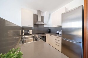 Apartment | Private kitchen - Apartment in L'escala by Riells Beach (L'Escala)