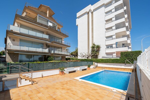 Apartment | Pool | Outdoor pool