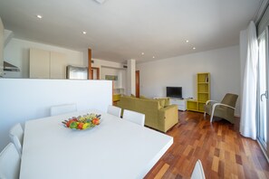 Apartment | Dining