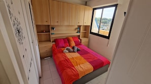 1 bedroom, iron/ironing board, travel cot, WiFi