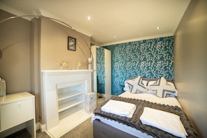 4 bedrooms, iron/ironing board, travel cot, free WiFi