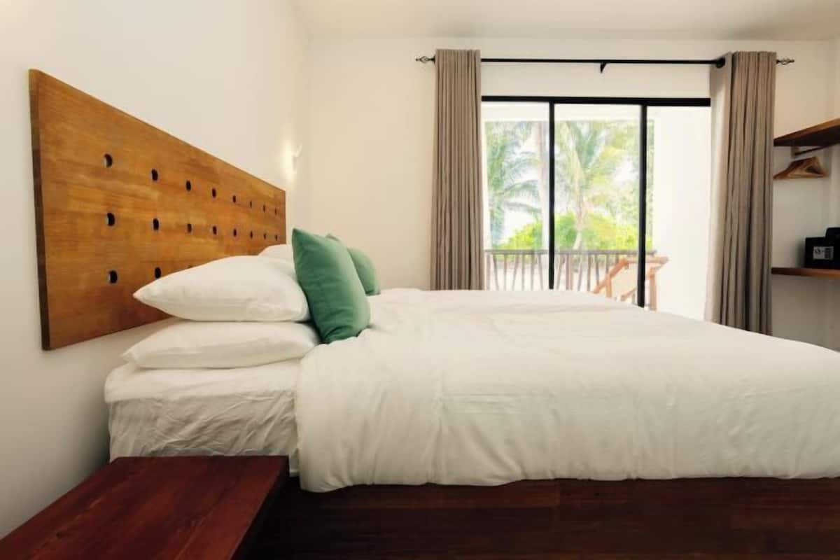 In-room safe, iron/ironing board (on request), WiFi (free), bed sheets