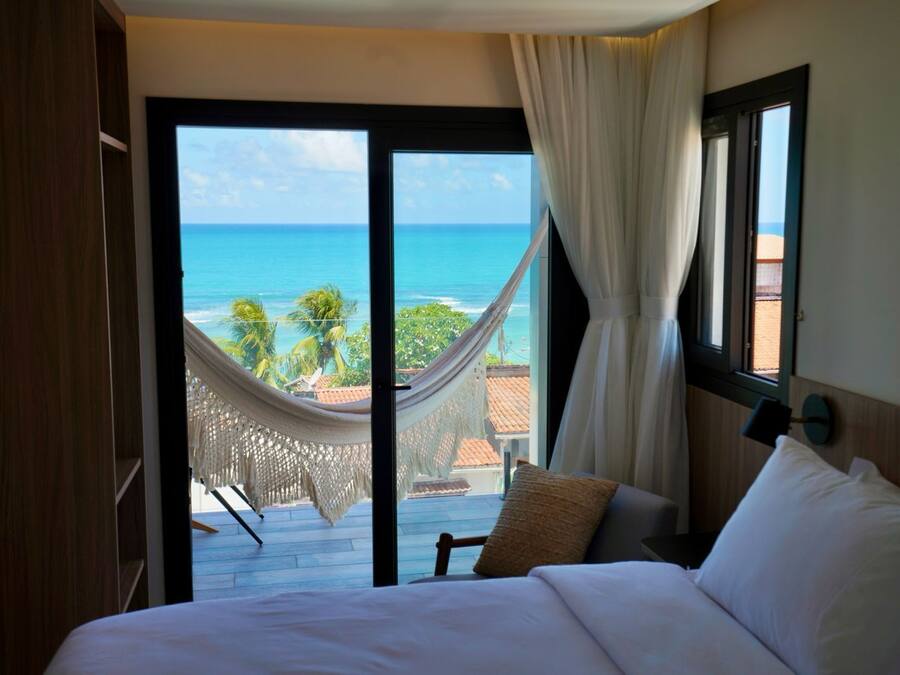 Premium Suite, Sea View | 1 bedroom, in-room safe, blackout drapes, soundproofing