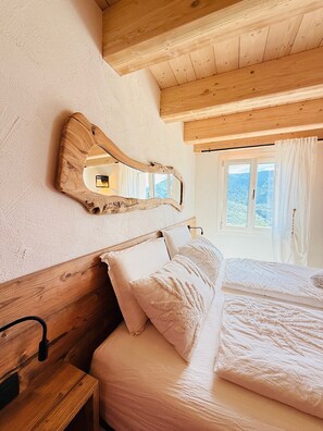 7 bedrooms, desk, iron/ironing board, free WiFi - Maso K, Family & Friends, Exclusive Mountain Estate in Folgaria (Trentino-Alto Adige)