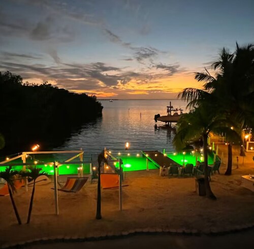 Charming Tiny Home in Key Largo - Your Private Tropical Oasis Awaits