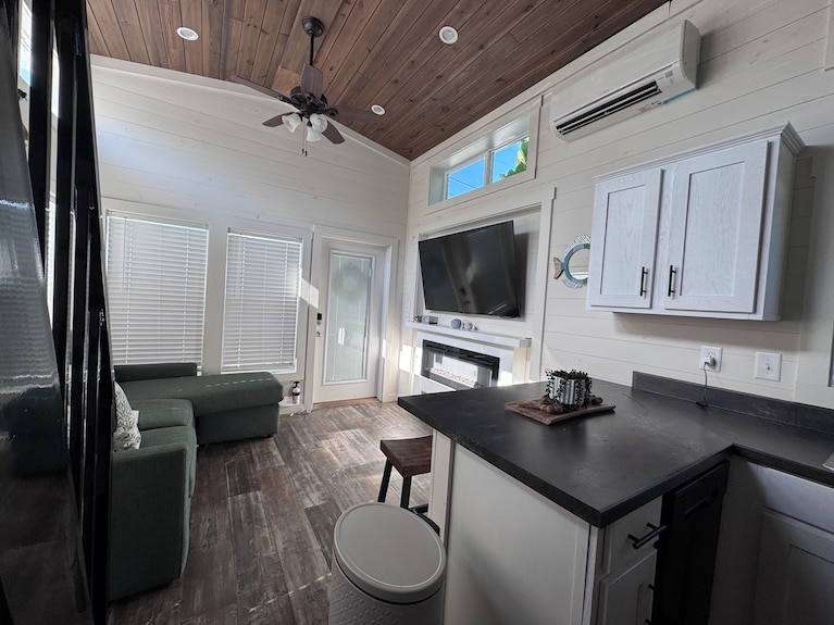 Charming Tiny Home In Key Largo - Your Private Tropical Oasis Awaits - Key Largo, FL