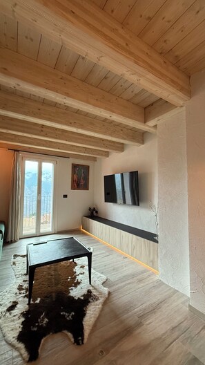 Smart TV, books - Charming 2-bedroom apartment in awesome Folgaria, Trentino-Alto Adige with sauna (Trentino-Alto Adige)