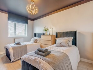 3 bedrooms, free WiFi, bed sheets